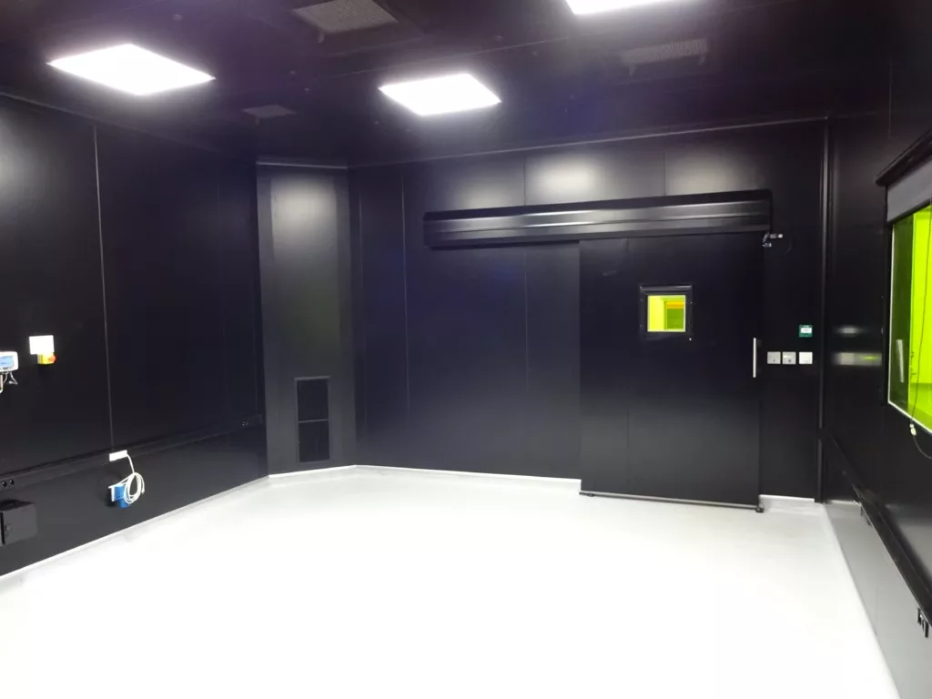 salle pour le test de laser de puissance